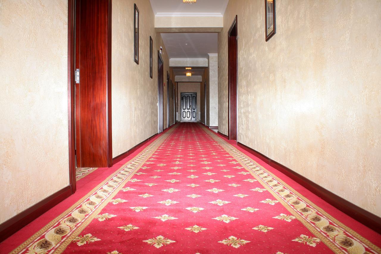 ホテル Luxurious タラズ エクステリア 写真